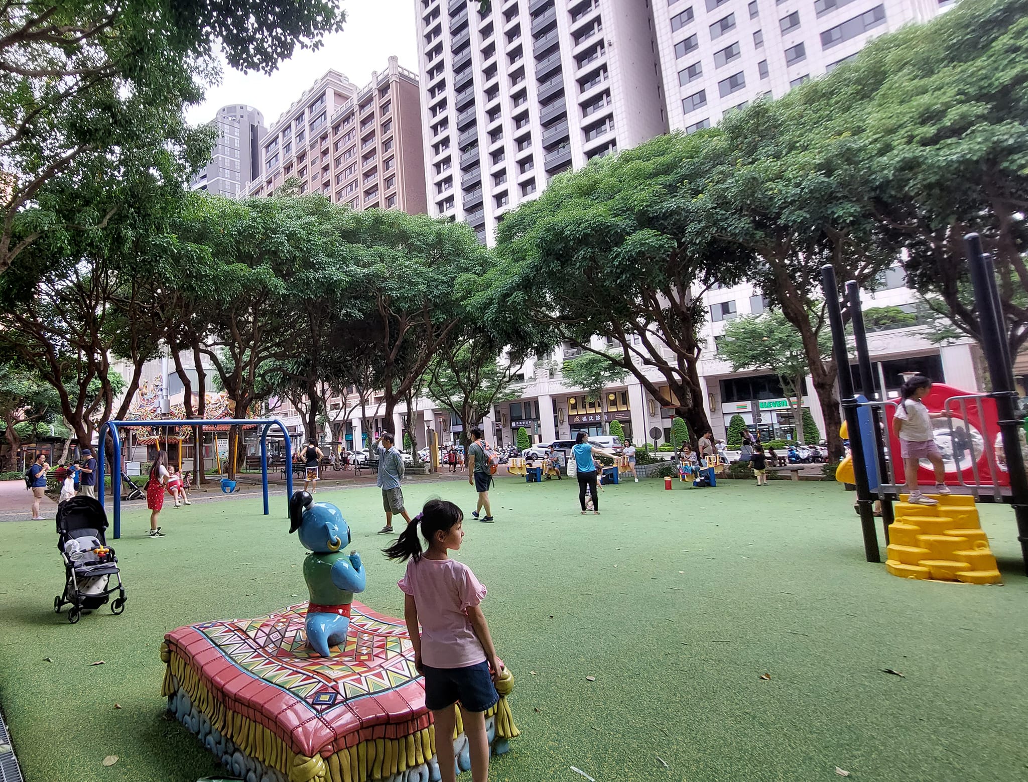 以社區親子公園親子遊玩