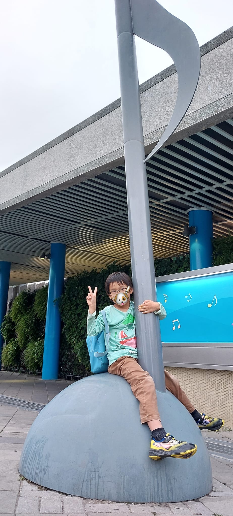 難得水族箱座位區