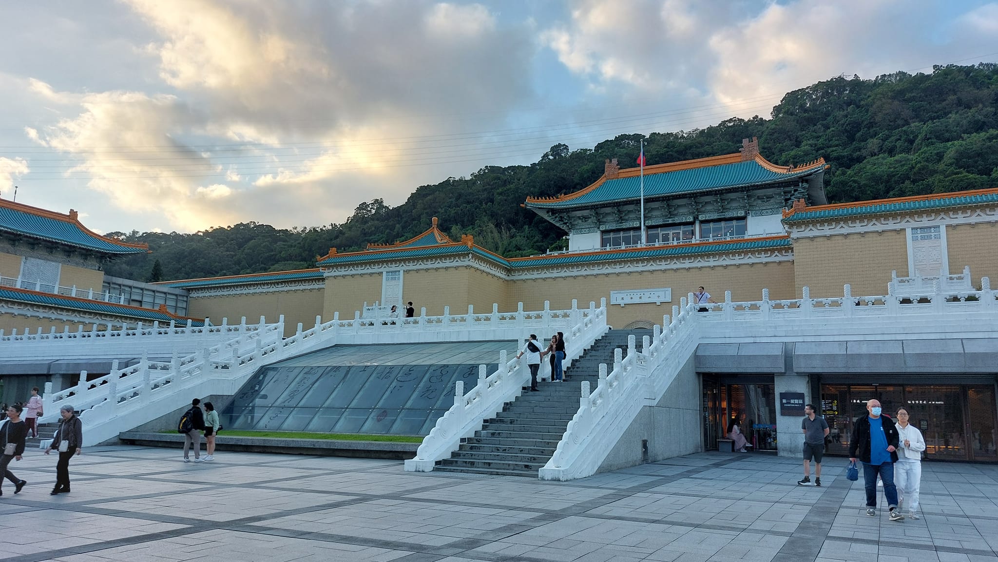 手機上傳